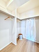 ウォークインクローゼットのある住まいでスッキリ快適な生活を