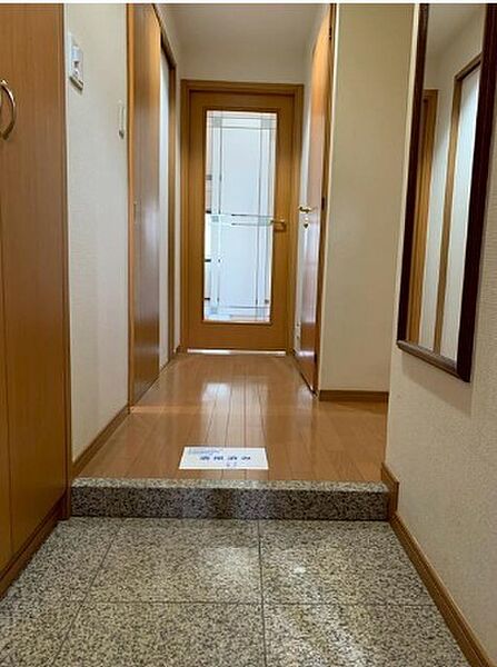 玄関を拡大表示