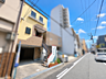 外観：スッキリ広い前面道路
