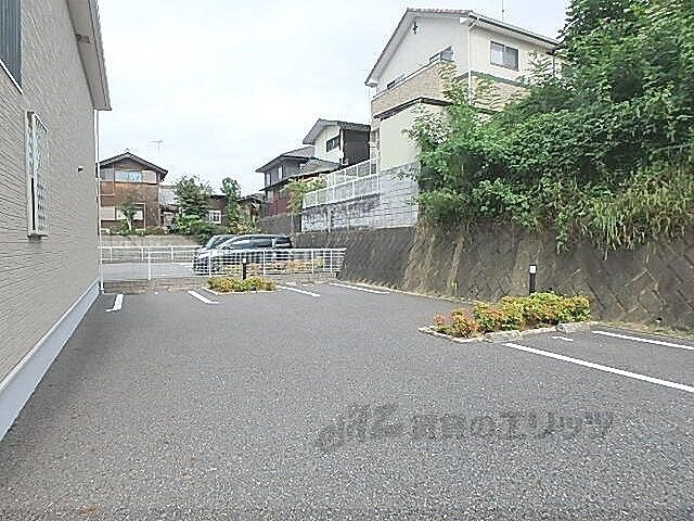 8 / 9