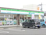 ファミリーマート　近江八幡中小森町店まで700メートル