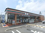 セブンイレブン　栗東インター店まで700メートル