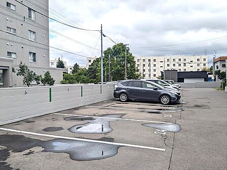 【駐車場】