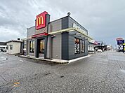 マクドナルド（450m）
