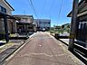 周辺：前面道路（奥は行き止まりです）
