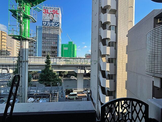 バルコニー