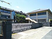 八幡中学校　徒歩２３分