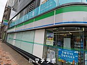 ファミリーマート泉1丁目店 43m