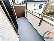 広々したバルコニーではお洗濯物を干すのも楽しくなりそうですね！