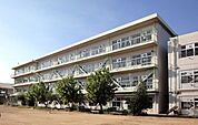 流山市立常盤松中学校（250m）