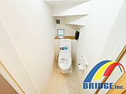 1階・2階ウォシュレット機能付き
