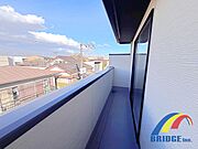 広々したバルコニーではお洗濯物を干すのも楽しくなりそうですね！
