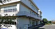 成田市立向台小学校（226m）