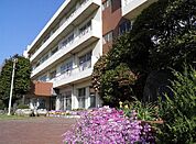 仁戸名小学校（550m）