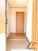 明るく温もり溢れる玄関