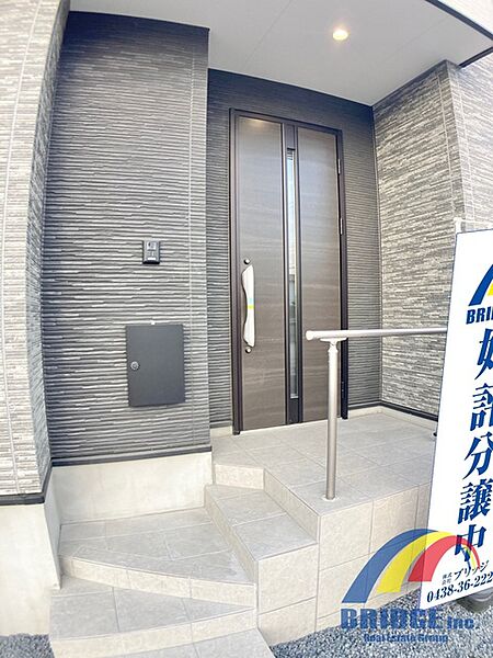 玄関を拡大表示