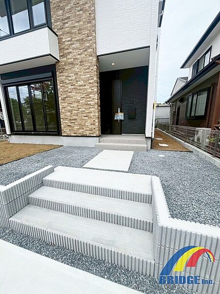 玄関を拡大表示