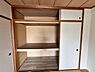 和室：収納豊富な押入れがあり、お部屋にゆとりが生まれます