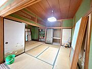 【リフォーム中】和室続き間を18.25帖LDKに間取変更します。天井と壁のクロスを張り替え、床は永大産業製のフローリングに張り替えます。