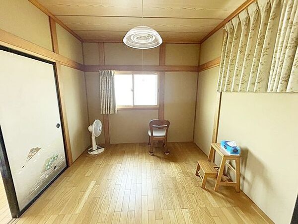 洋室を拡大表示