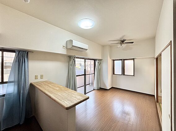 二面採光のため...