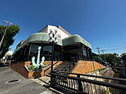 【いかり芦屋店まで徒歩9分(約720m)】営業時間:9:30〜21:00。兵庫県を中心に関西地域に展開があるスーパー。駐車場は90台駐車可能なので、休日のまとめ買いの際にも便利です。