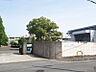 周辺：和泉市立富秋中学校まで徒歩9分(約720m)。教育目標は「みんなが安心して学び、自ら考え、判断し行動できる」。HPに、学校通信やほけんだよりなどが掲載されています。