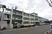 寝屋川市立第一中学校（329m）