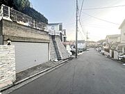 前面道路を含めた現地写真です。ぜひ周辺環境も併せてご覧ください。