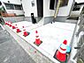 駐車場：駐車場です。前面道路との高低差も少なく、スムーズに出入りできます。