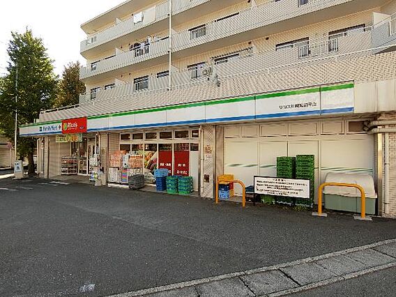 ファミリーマー...
