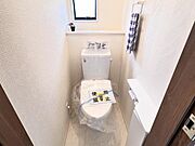 ほっと安らげるトイレ空間です。
