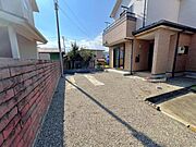 駐車場ももちろん完備しておりますのでお車所有の方にも心強いです。