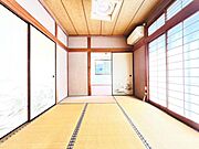 和室スペースです。畳のお部屋は寛げる空間ですね。