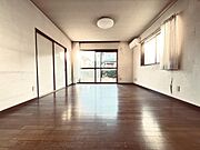 家族団らんの場所としてゆったりと居心地の良いリビングです。