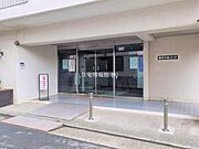 ゆったりとした印象のエントランスです。