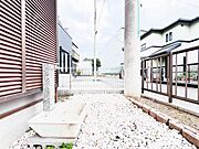 お庭スペースは、ガーデニングやお子様との外遊びなど多彩な用途でお楽しみいただけます。