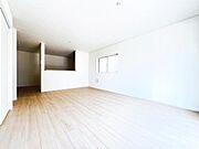 リビングダイニングになります。ご家族そろっての素敵な空間になりそうですね。