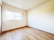 子供部屋にもちょうど良い大きさのお部屋です。