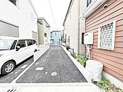 駐車場ももちろん完備しておりますのでお車所有の方にも心強いです。