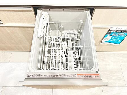 機能性に優れ食器洗乾燥機付のシステムキッチンで忙しい家事をサポートします。