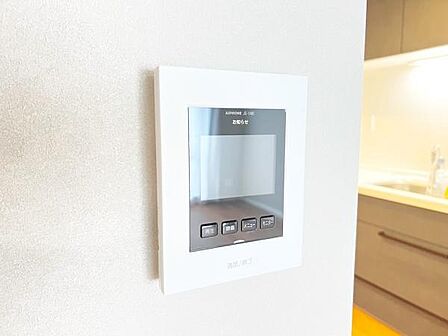 訪問者を確認できるTVモニター付きインターフォンです。