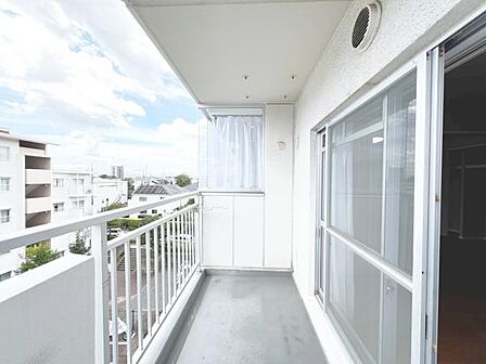 お洗濯ものを気持ち良く太陽の光で干せるのが嬉しいですね。
