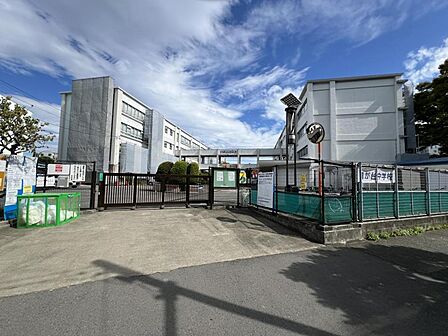 茅ヶ崎市立鶴が台中学校まで約570m(徒歩8分)