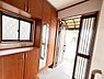 室内：散らかりがちな玄関もスッキリの玄関収納付。