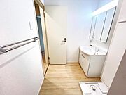 お天気を気にせずお洗濯ができ、室内干し可能です。