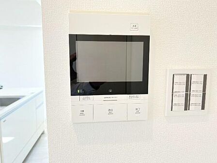 訪問者を確認できるTVモニター付きインターフォンです。