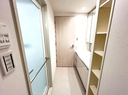 脱衣所は小さなお子様がいるご家庭にも重宝されます。