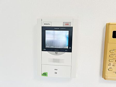 訪問者を確認できるTVモニター付きインターフォンです。