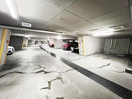 駐車場ももちろん完備しておりますのでお車所有の方にも心強いです。